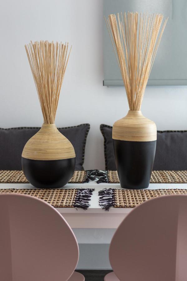 Margaret'S Unique Apartment Peran Triovasalos ภายนอก รูปภาพ