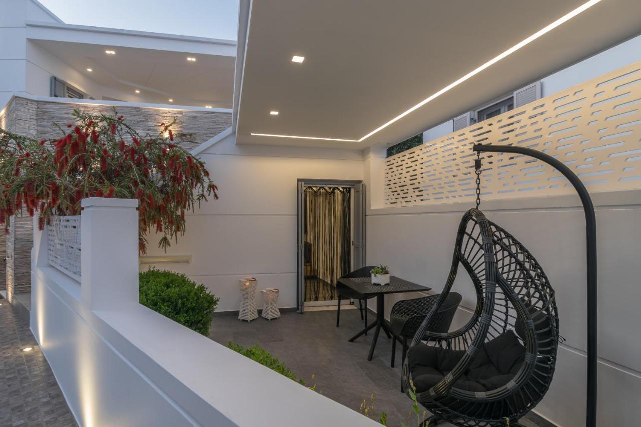 Margaret'S Unique Apartment Peran Triovasalos ภายนอก รูปภาพ